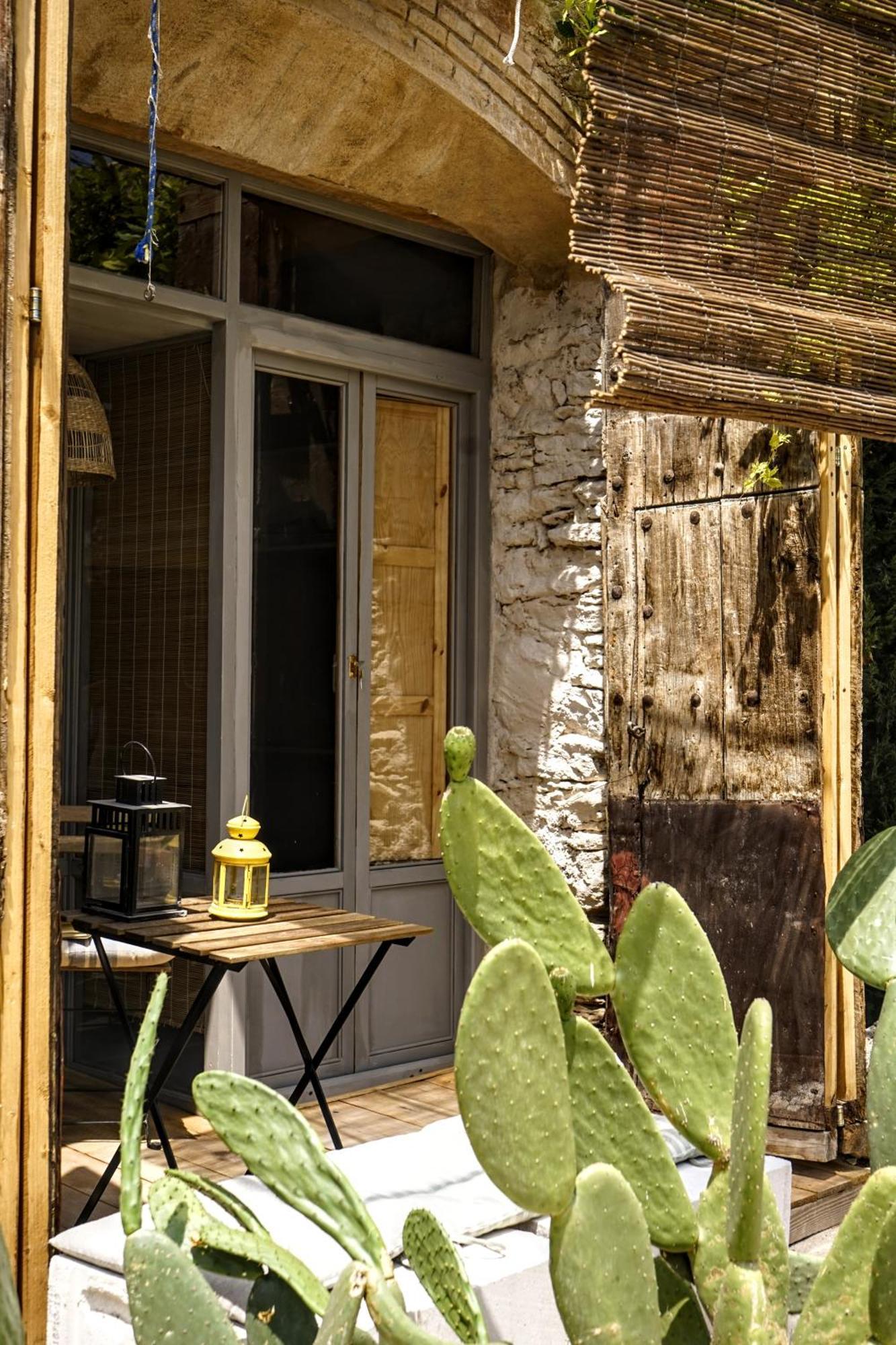 Can Tat, Loft In A Old Coach House Sant Jordi Desvalls Zewnętrze zdjęcie